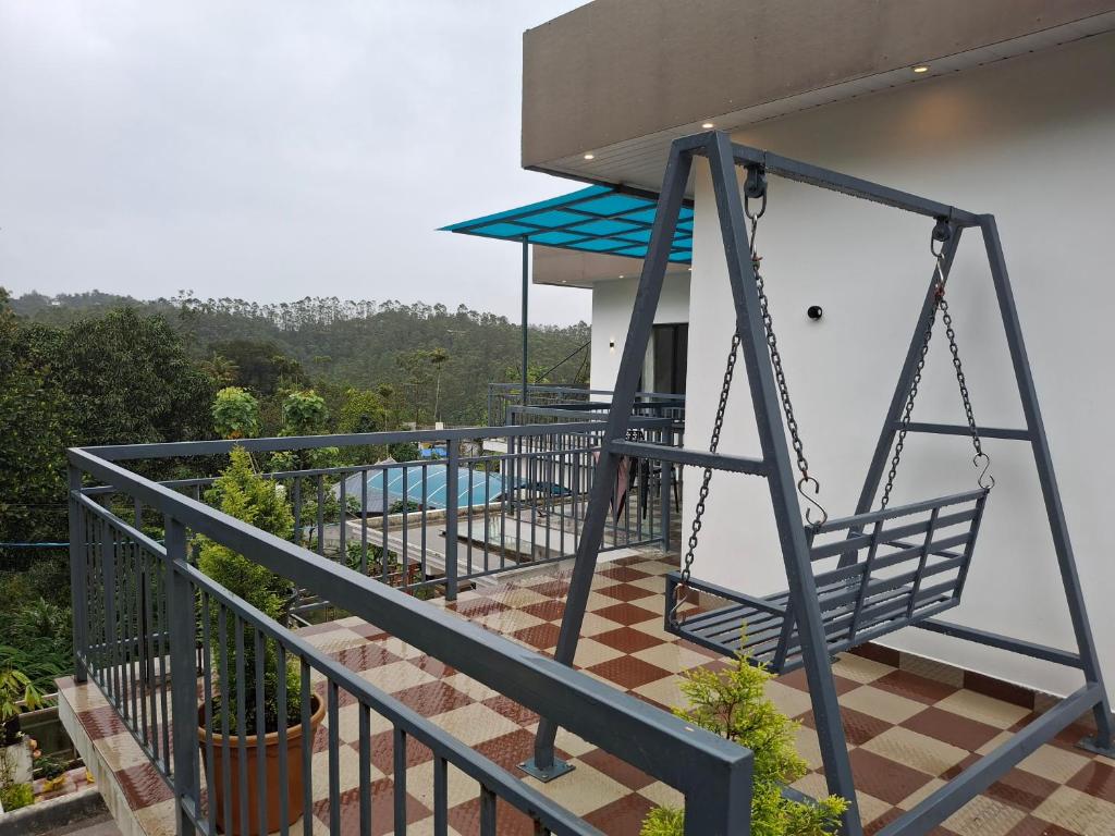 Golden cherry, Munnar