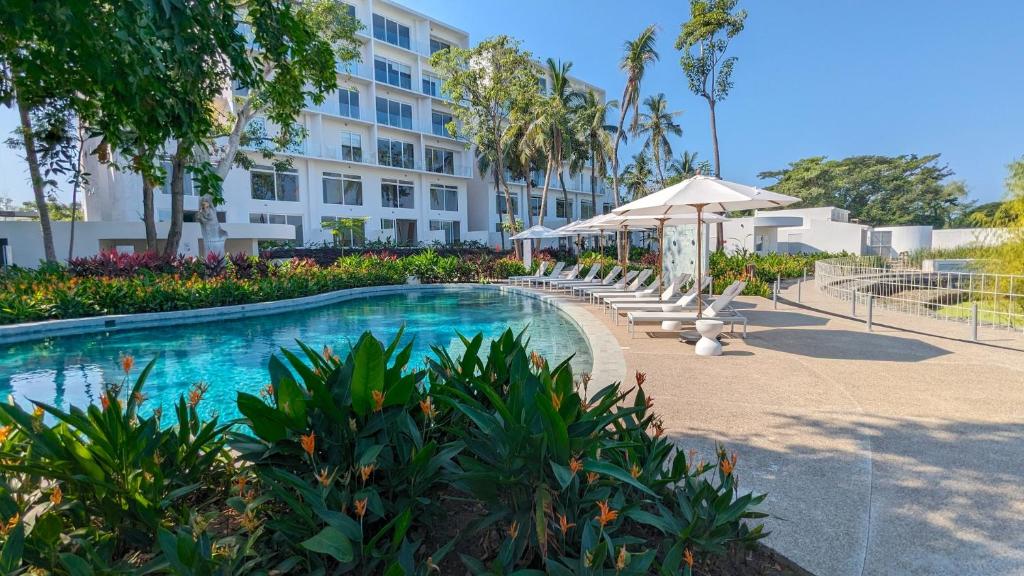 Your Perfect Getaway in Vallarta, Pool & Balcony - 4