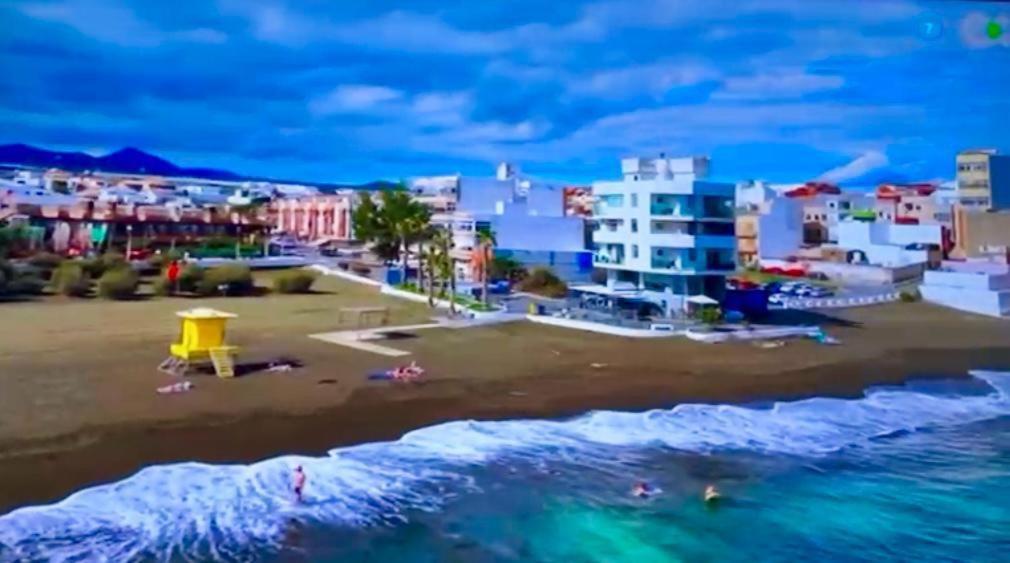 Hermoso Edificio Frente al Mar, a pie de Playa y hermosas vistas - 2