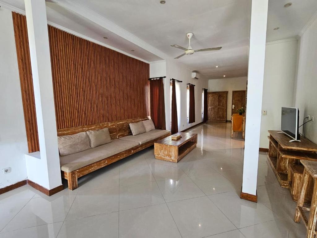 Nipuri Hotel & Villa