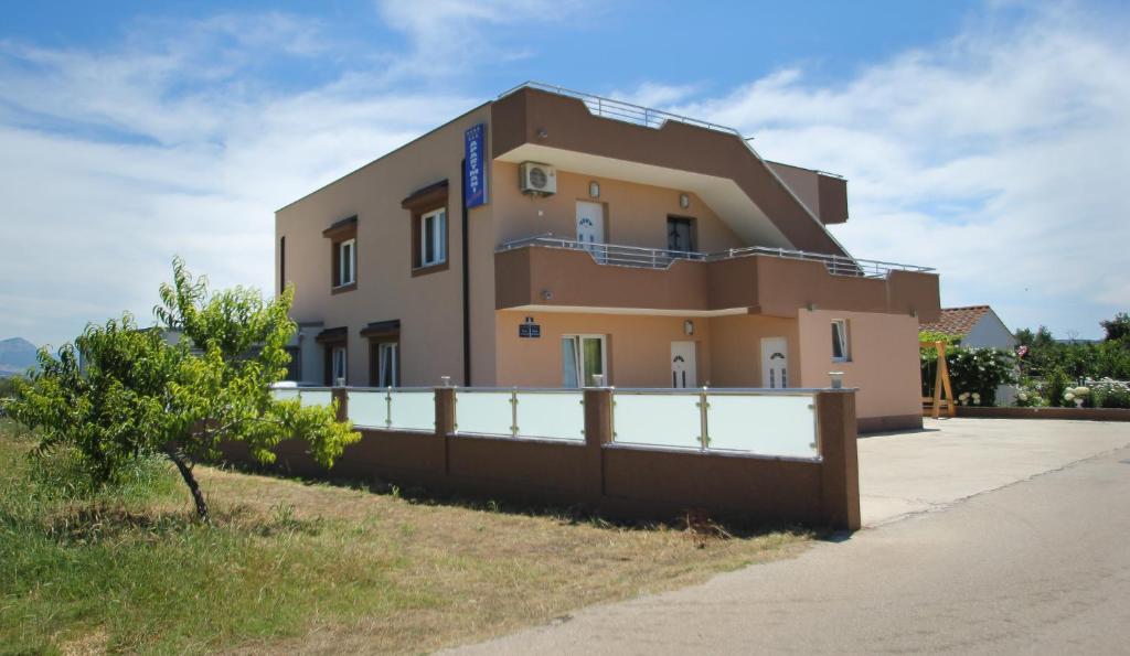 Ana &amp; Marija — Hotel in Kastela