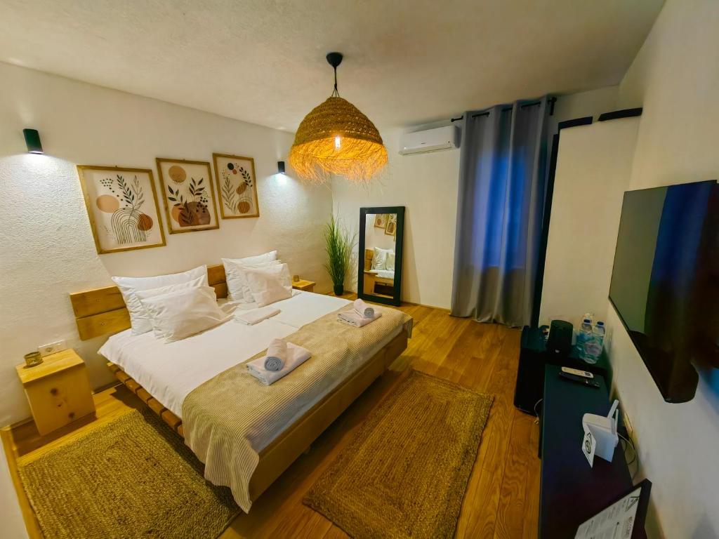 Garden Relax Bungalow "Deluxe Hotel Rooms, Pool, Parking" - 3