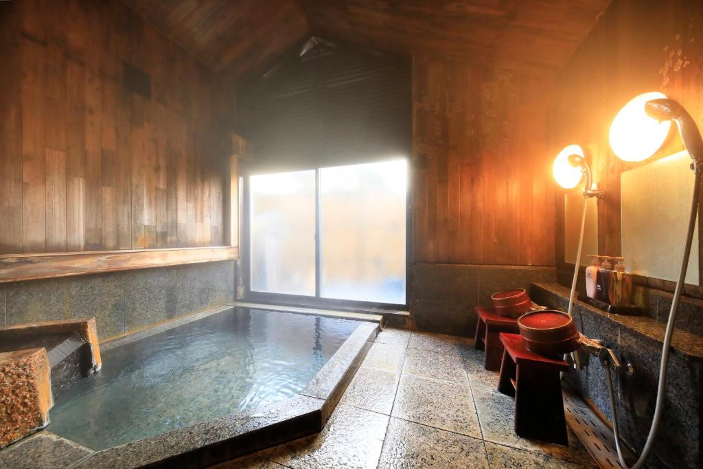 Hot spring bath