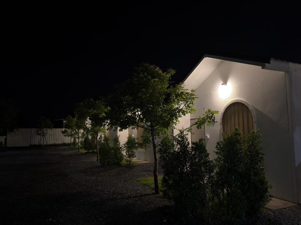 The Six Resort Lopburi