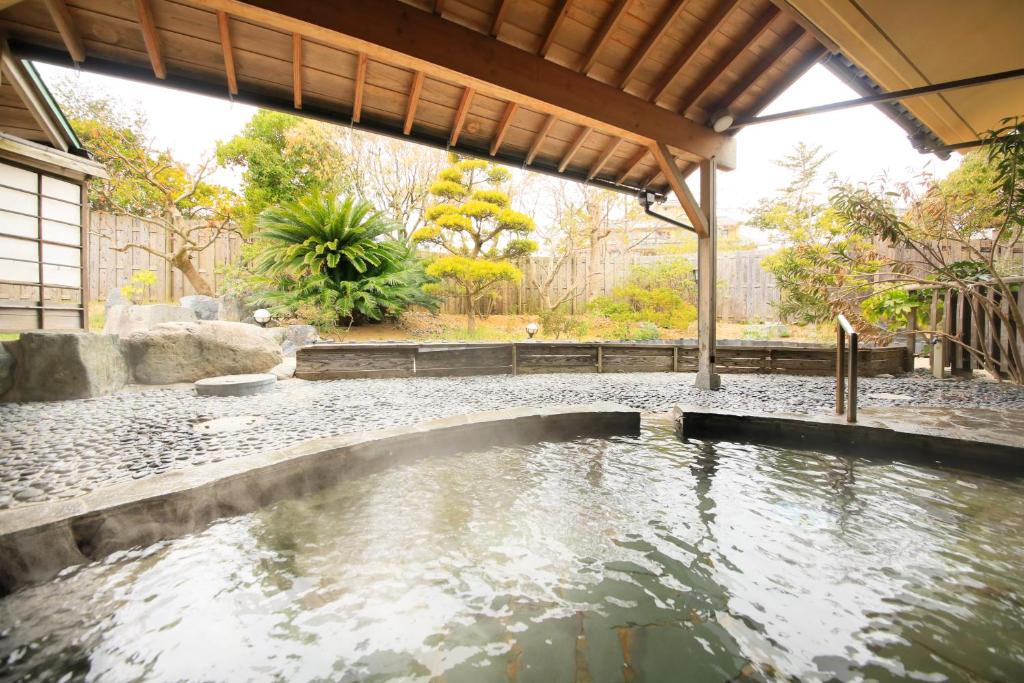 Hot spring bath