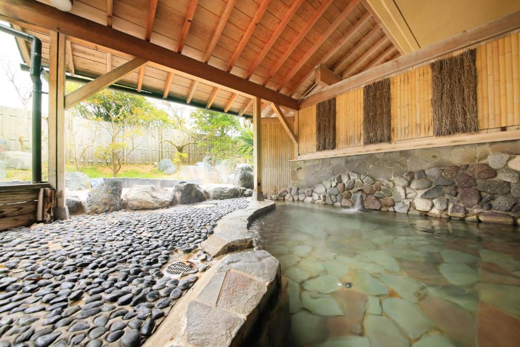 Hot spring bath