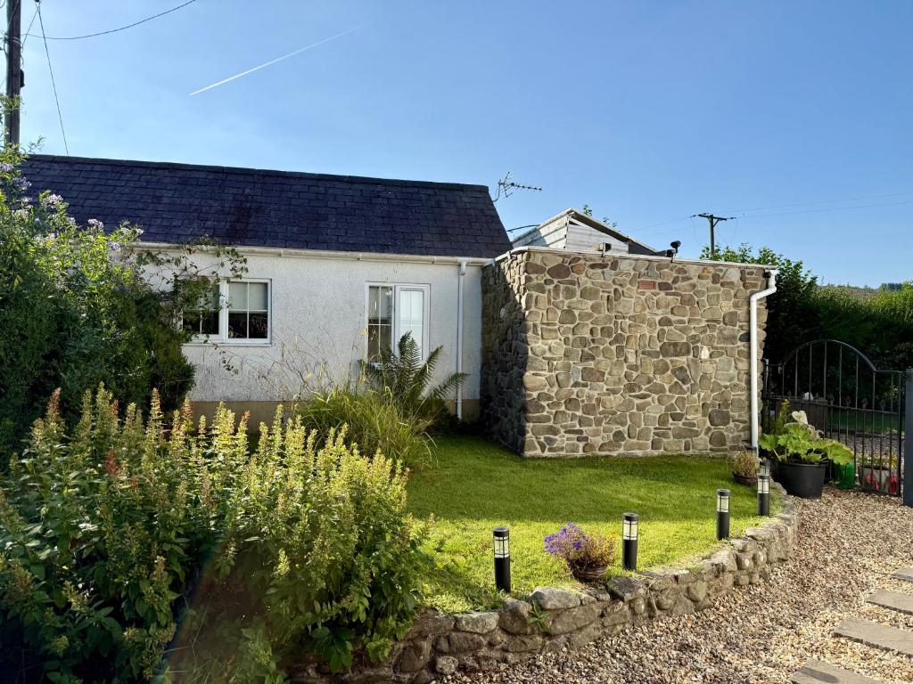 Daffodil House , West Wales, Llandovery