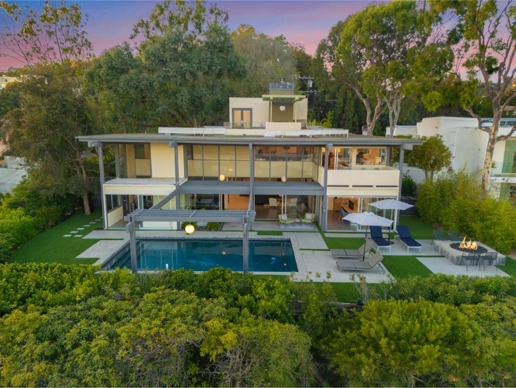Solara Point, Los Angeles