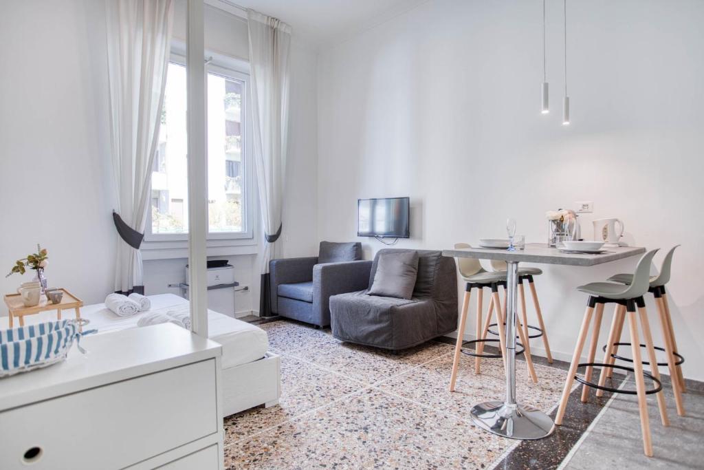 Easylife - Esclusivo studio vicino Centrale, Milán