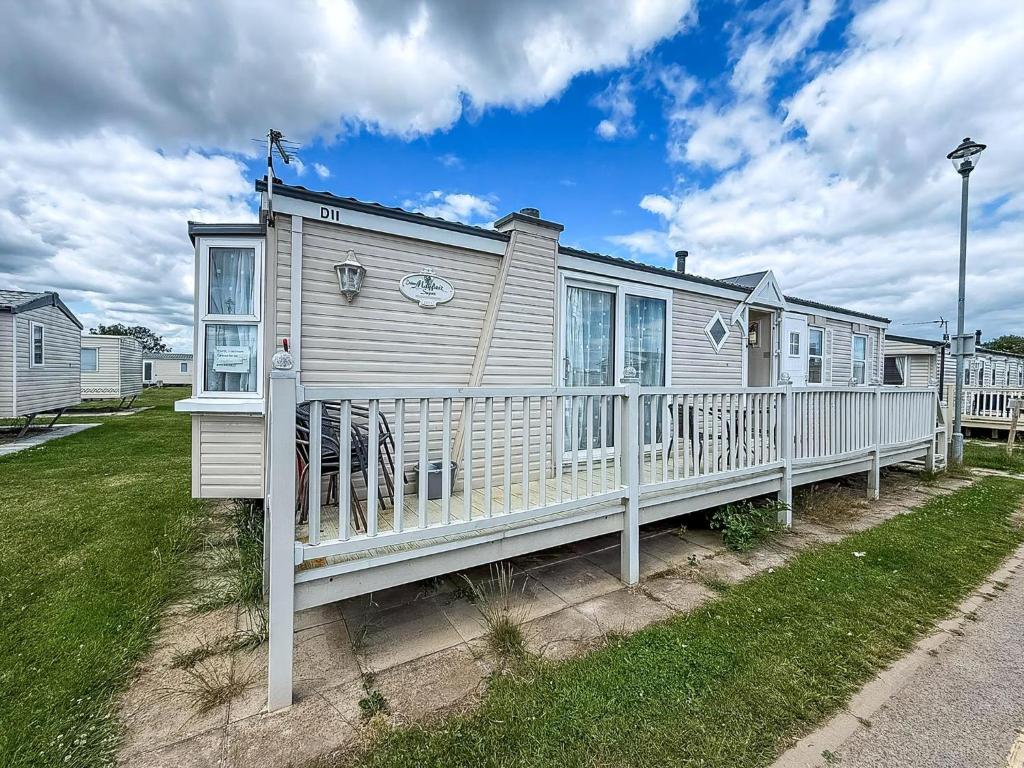 Homely Caravan, Only A Short Drive To Skegness Beach Ref 64011D, Skegness