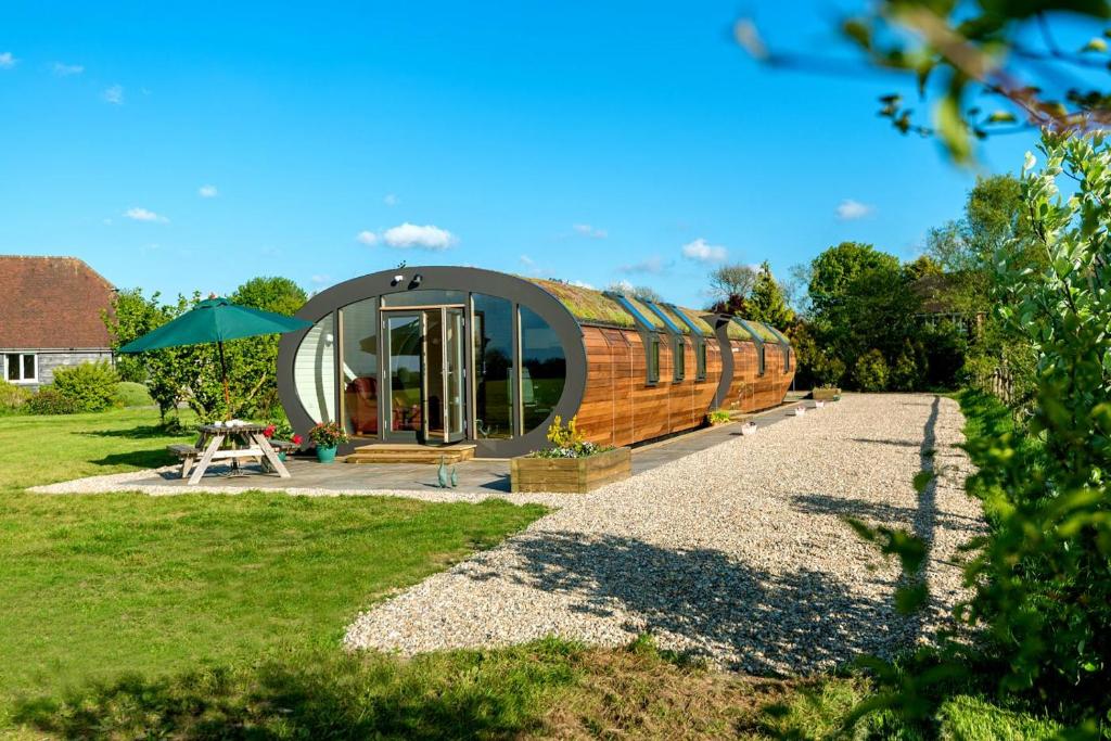 Bumble Barn, Lyminge