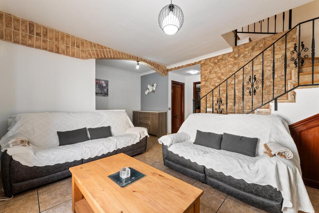 Lucas House - Central & Charming - 3