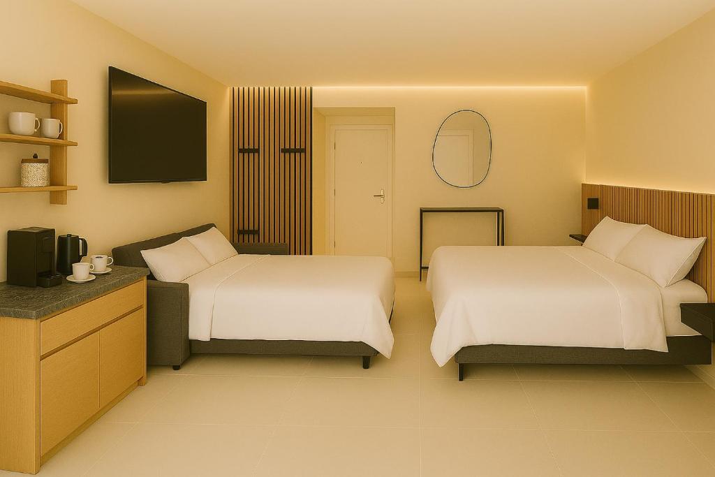 Escala - Family Room, Fully