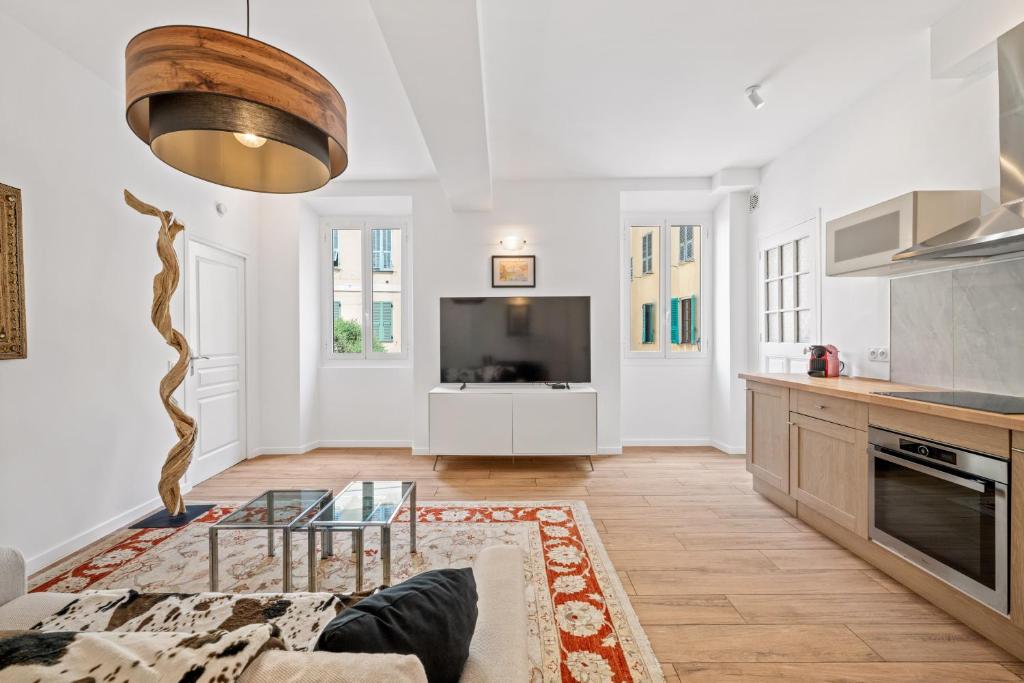 Le Cap, charmant 3P rénové, coeur vieille ville, avec parking public Interparking Sablettes, Menton