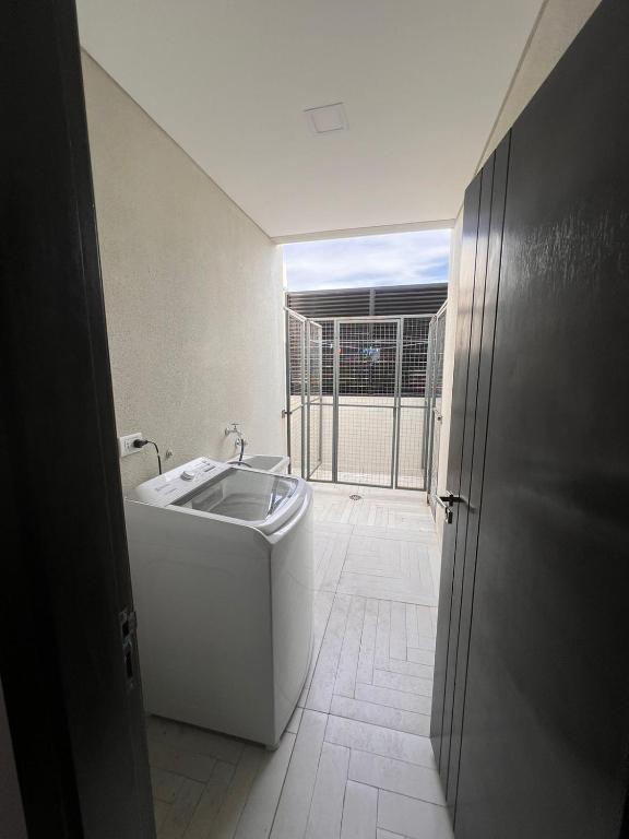 Elegante Monoambiente en la mejor zona de Santa Cruz - 2