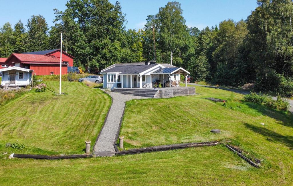 Awesome Home In Värnamo With Lake View, Värnamo