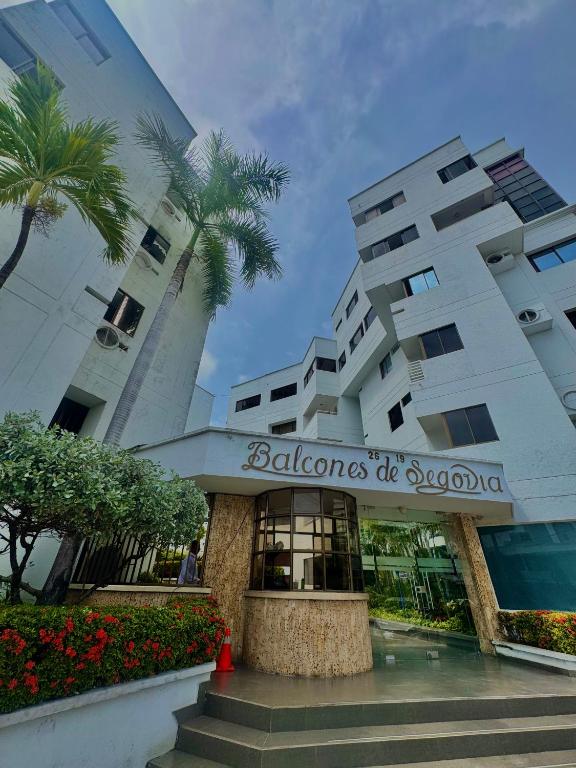 Manga edificio balcones de Segovia - 3