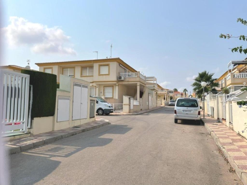 Playa Flamenca 2 bed Apt Sol De Mar - 4