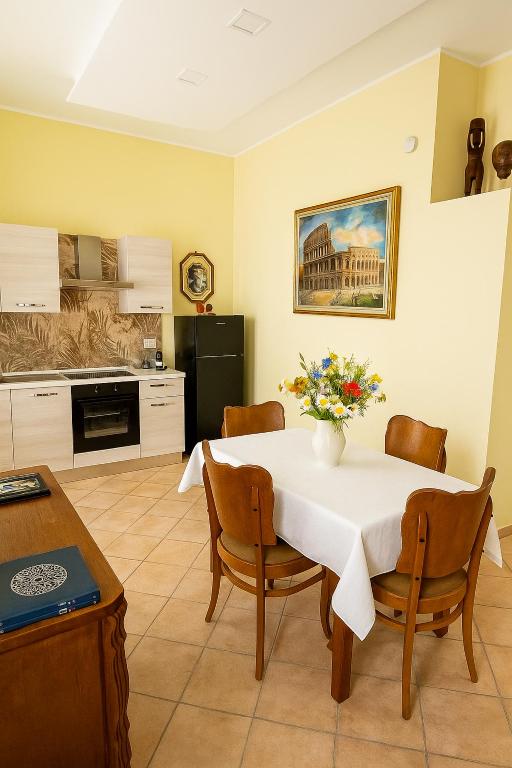 Colosseo Rooms Apartments - 2