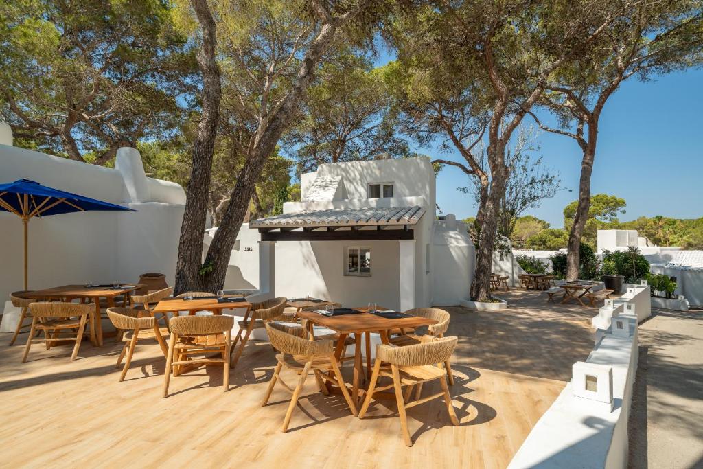 FERGUS Style Punta Arabi — Restaurant & bars in Es Canar, Balearic Islands
