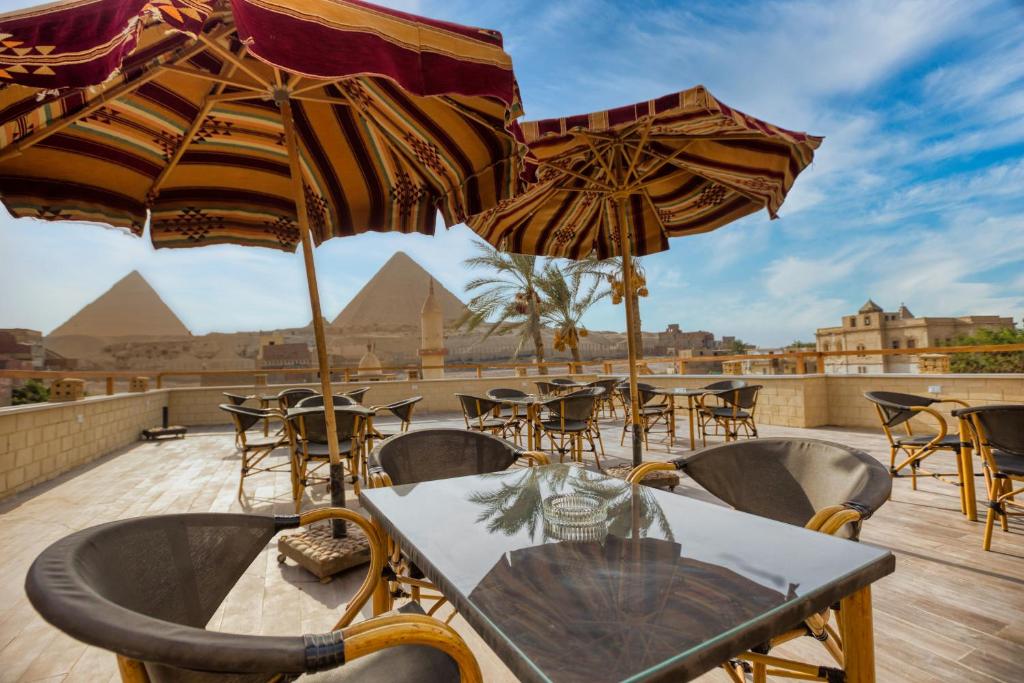 Secrets Of The Pyramids Hotel, Káhira