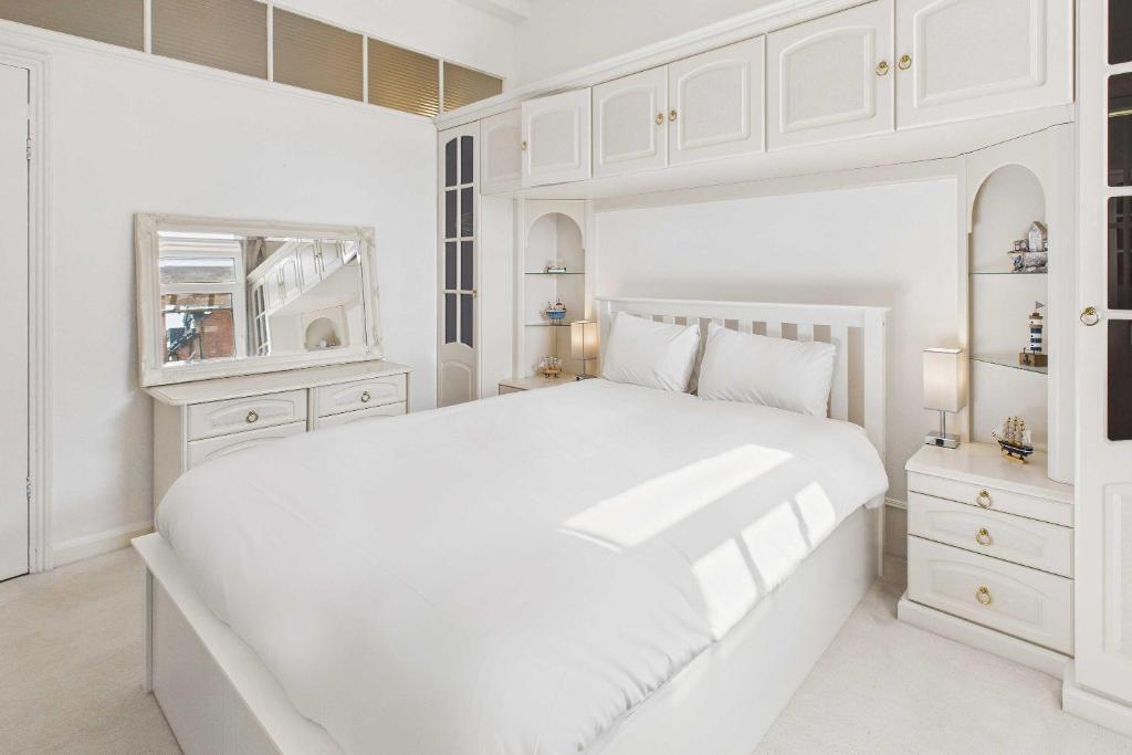 Host & Stay - 27 Metropole Towers, Whitby