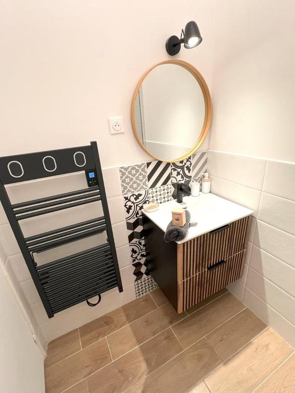 LAMENNAIS DROITE - Appartement Rennes 6P - 5