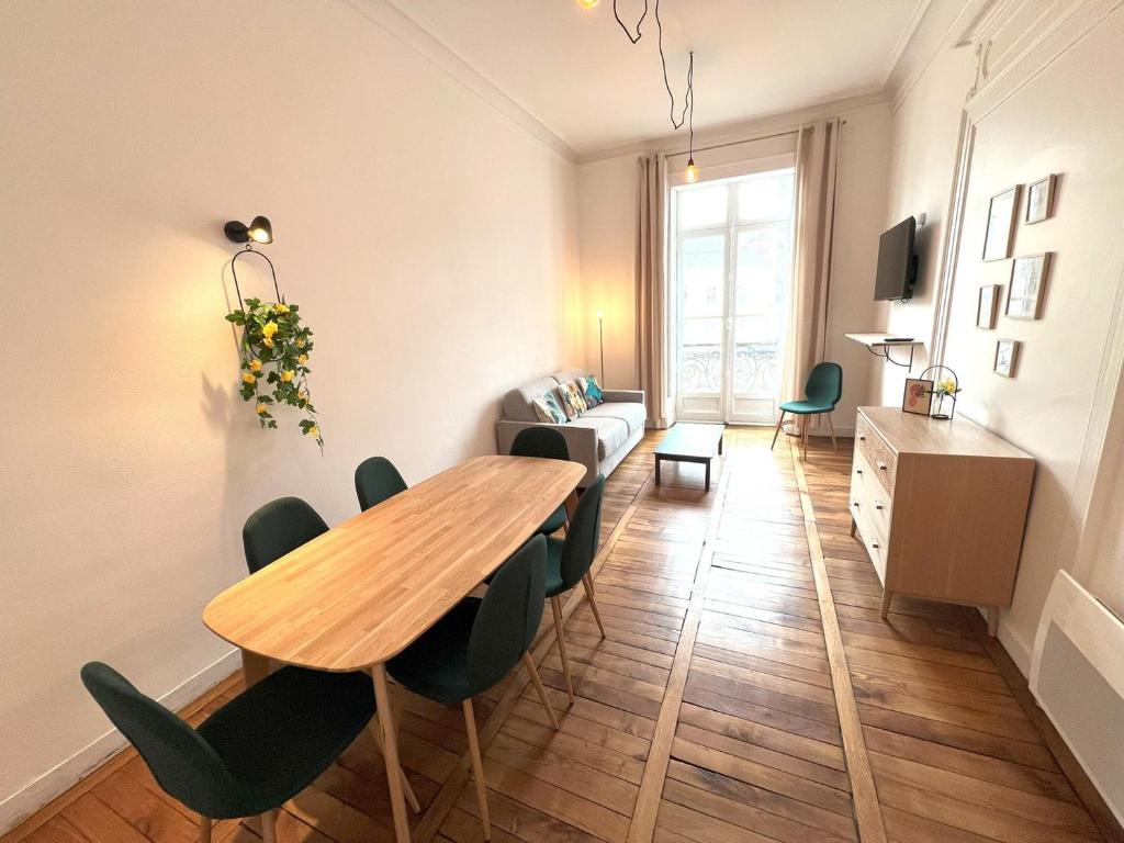 LAMENNAIS DROITE - Appartement Rennes 6P - 2