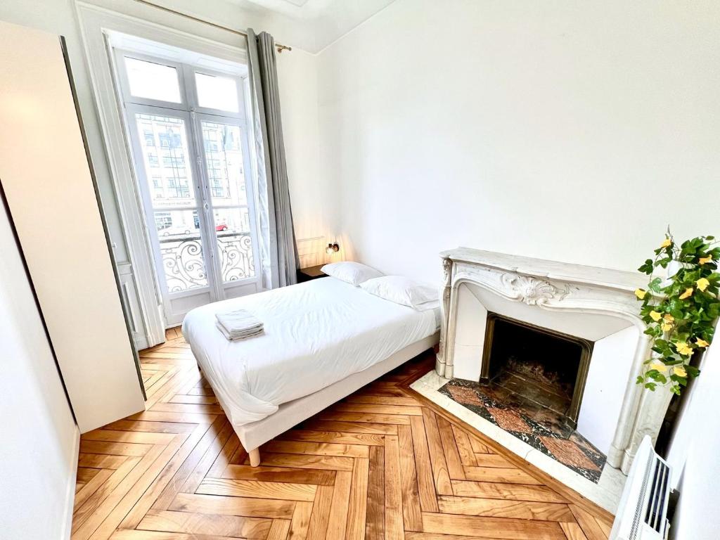 LAMENNAIS DROITE - Appartement Rennes 6P - 3