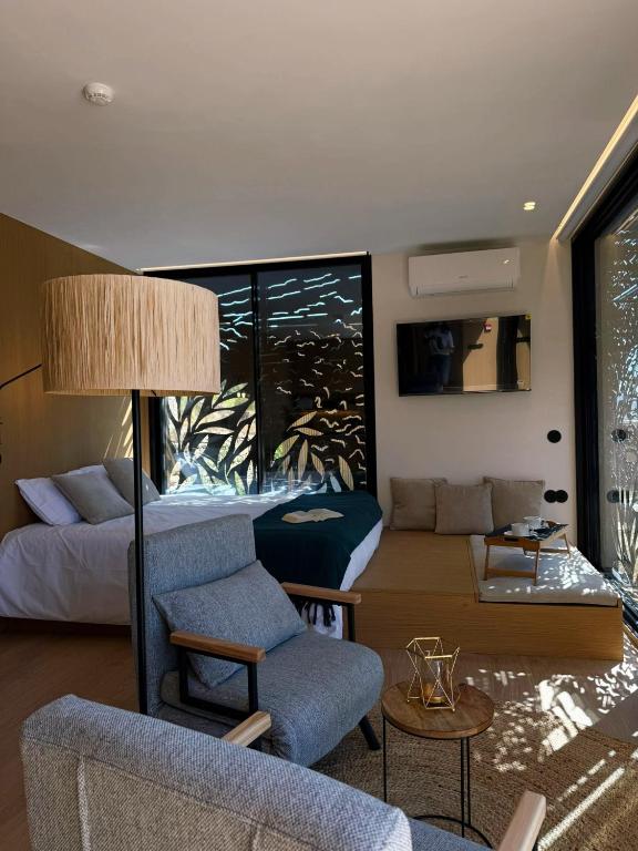 Five Sabrosa Senses, Sabrosa