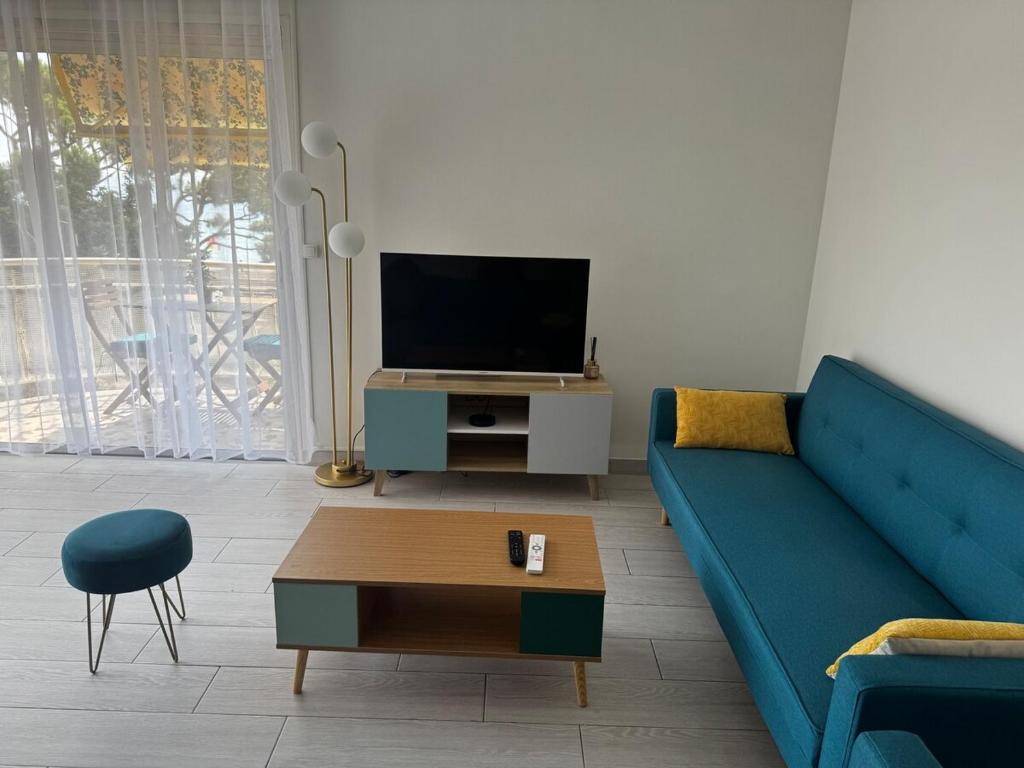 3-room apartment with sea view in Cannes - 2