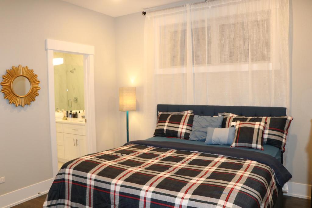 The Beverly, Super Location near Downtown, Medical District and United Center, Chicago