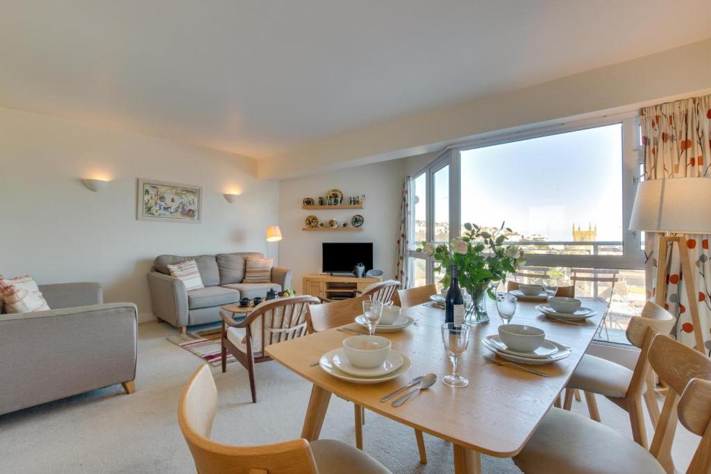 Flat 2 4 Fernlea Terrace, St Ives