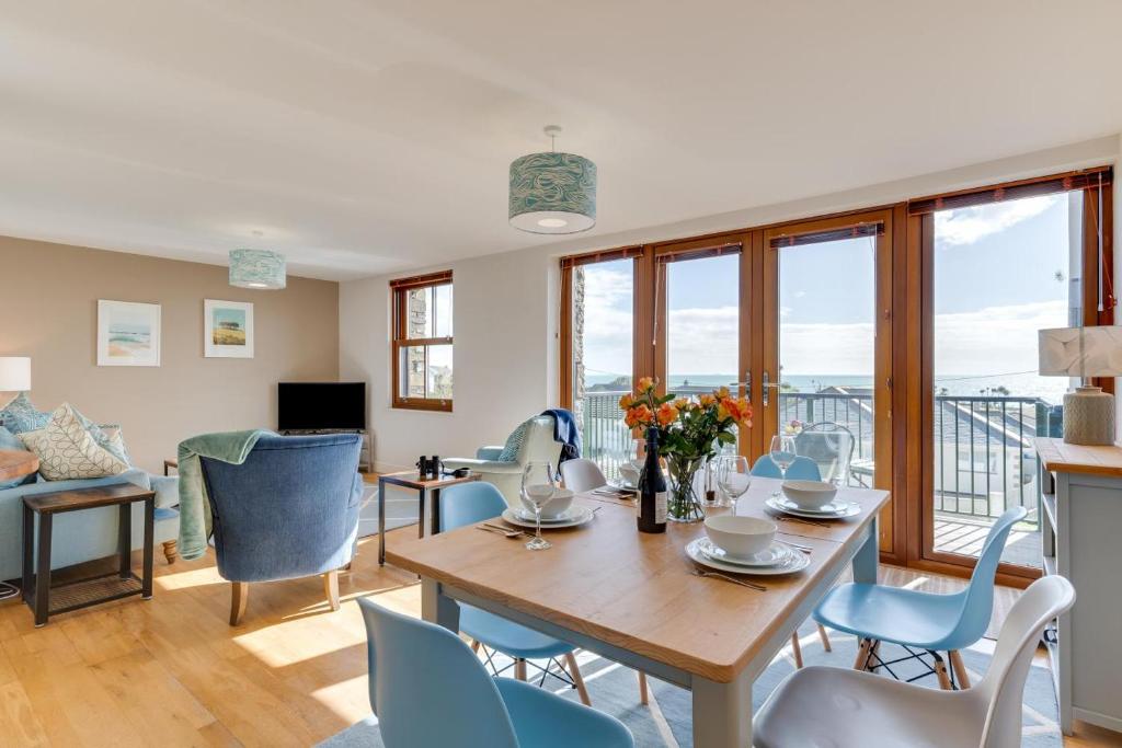 Serenity, Praa Sands