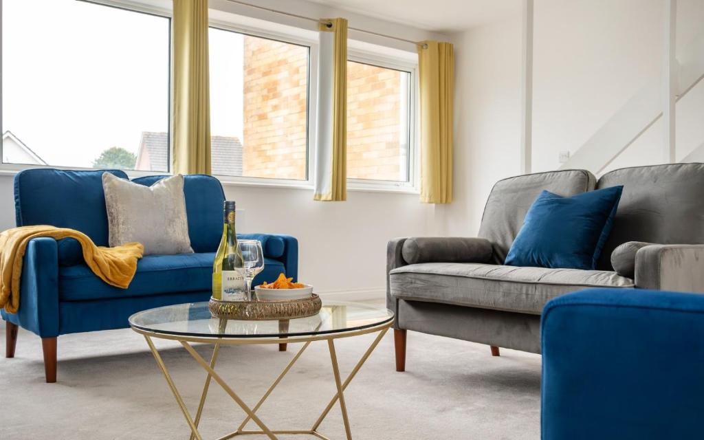 Beautiful Orpington Home w Pool Table and Driveway, Orpington