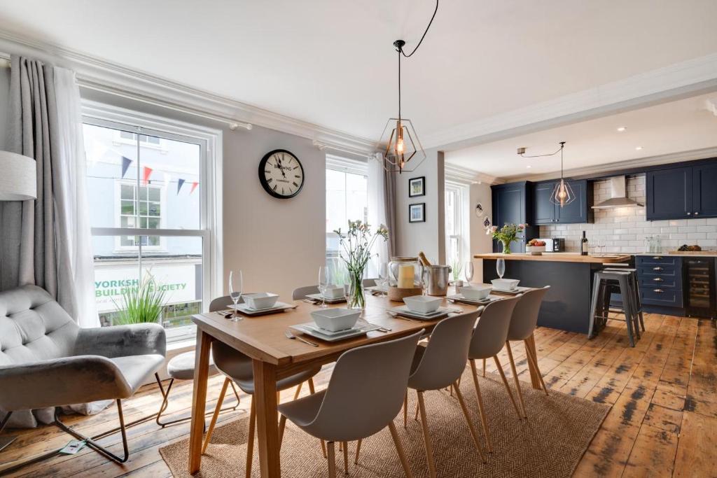 Upper Crust 4, St Ives