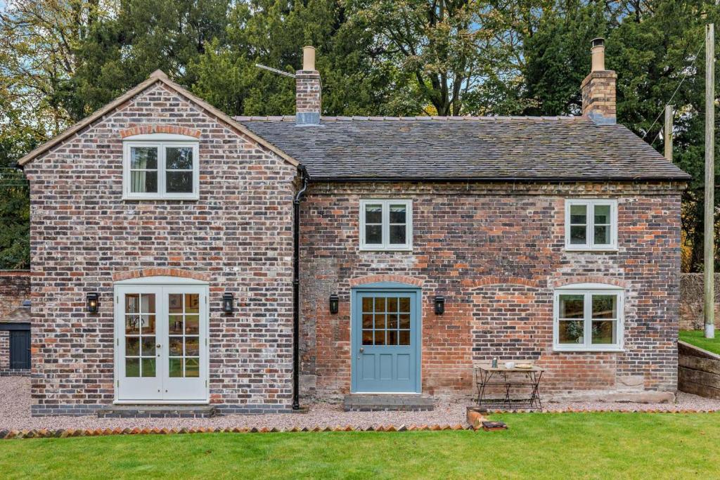 Hall Cottage, Eccleshall