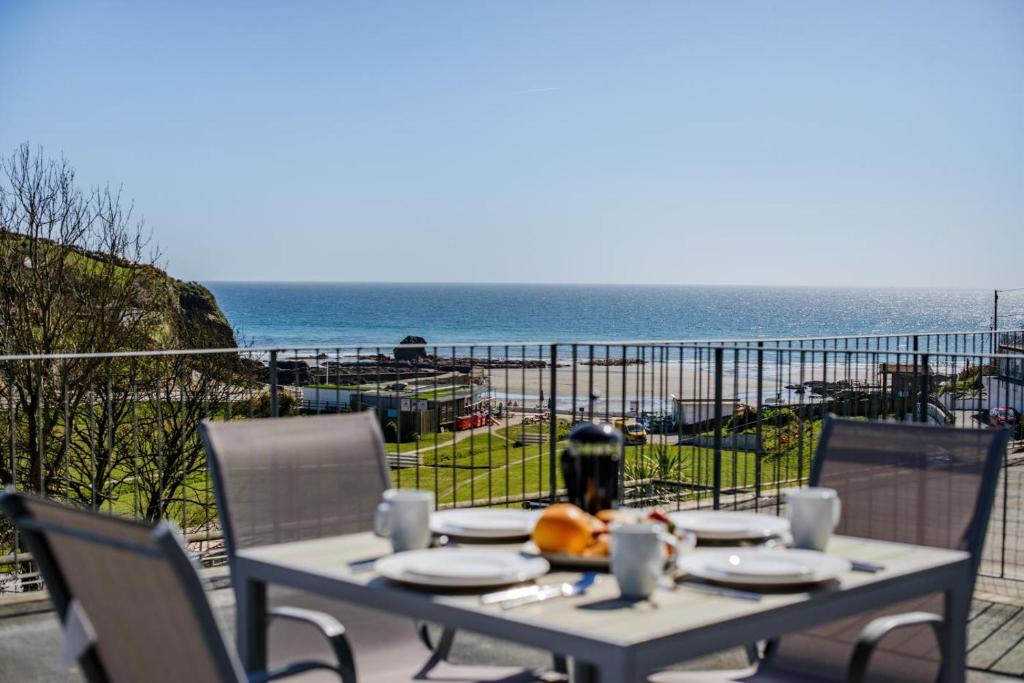 Bay View - Cornwall, Looe