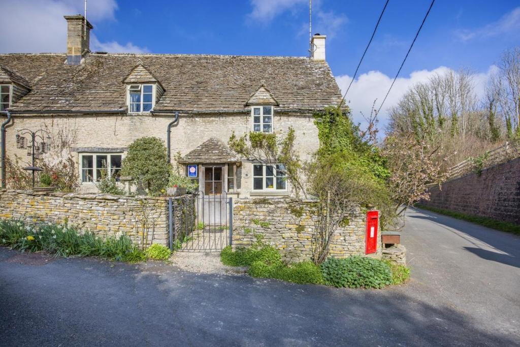 The Old Post Office - Chedworth, Chedworth