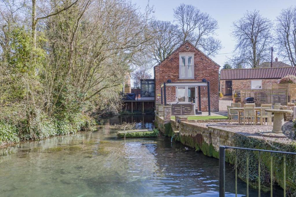 The Hatchery, Legbourne