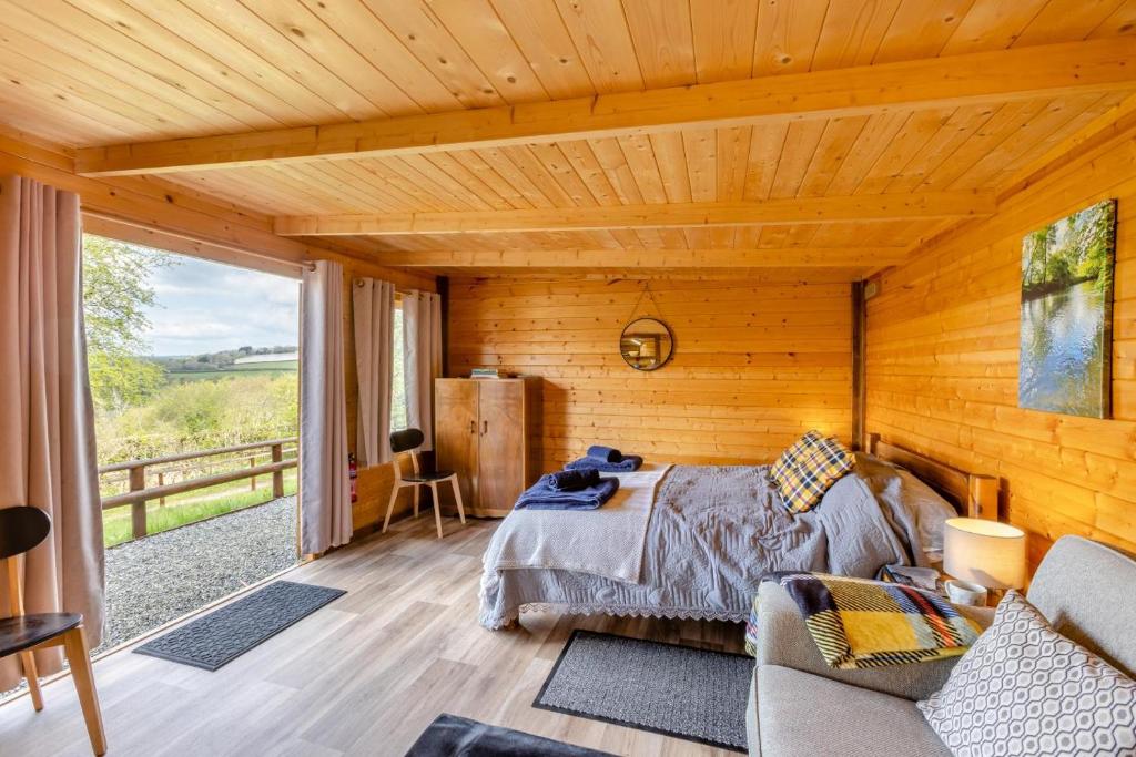 Latchley Meadows Lodge, Sydenham Damerel