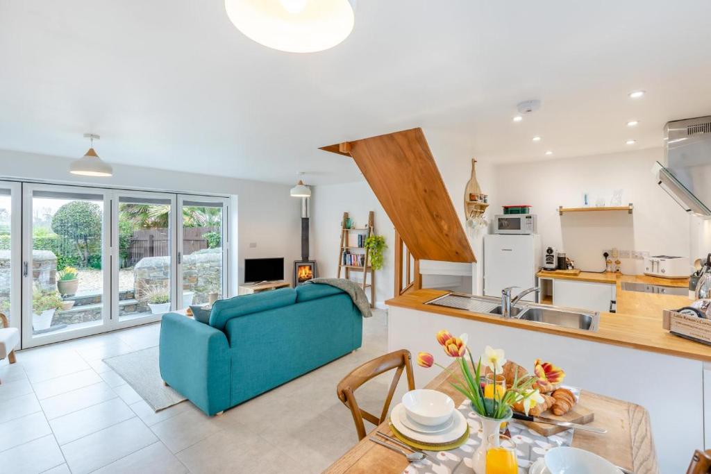 Little Rowans, Poughill