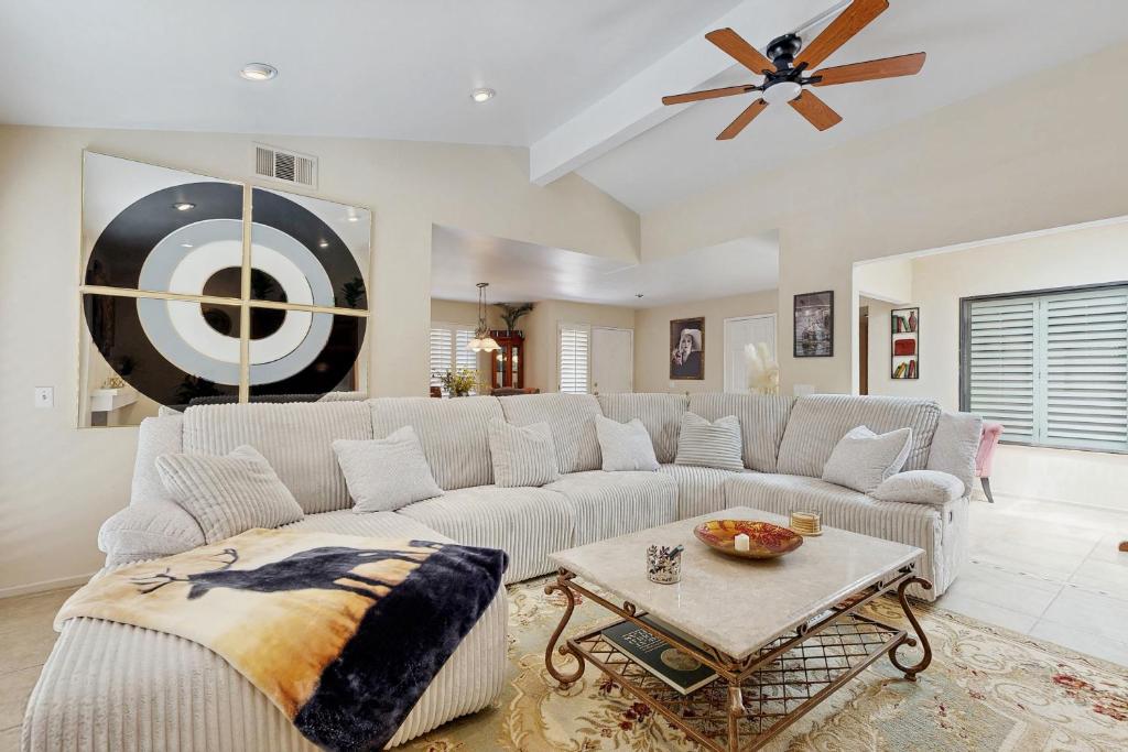 Palm Paradise, Palm Desert