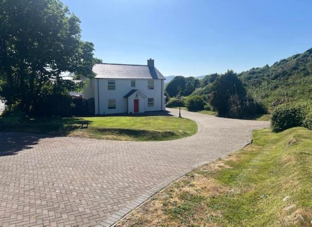 Drws y Llan, Llanengan