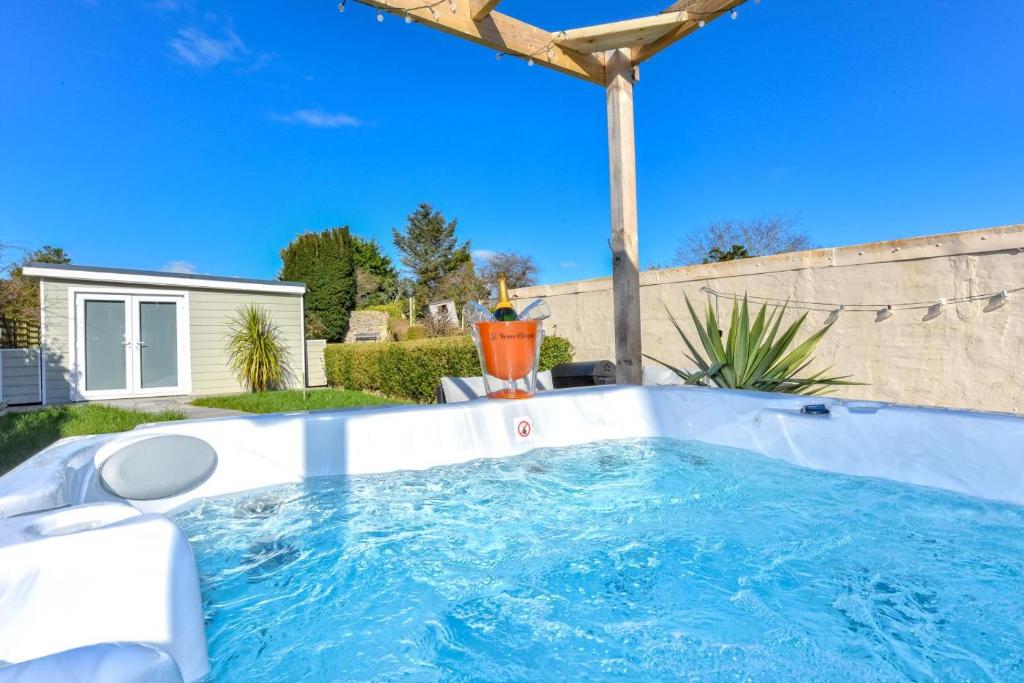 Bryn Tirion, Llanbedrog