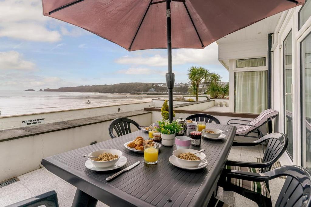 2 Strandways, Saundersfoot