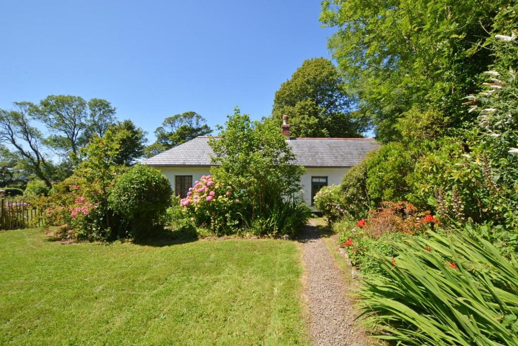 The White Cottage, Saint Winnow