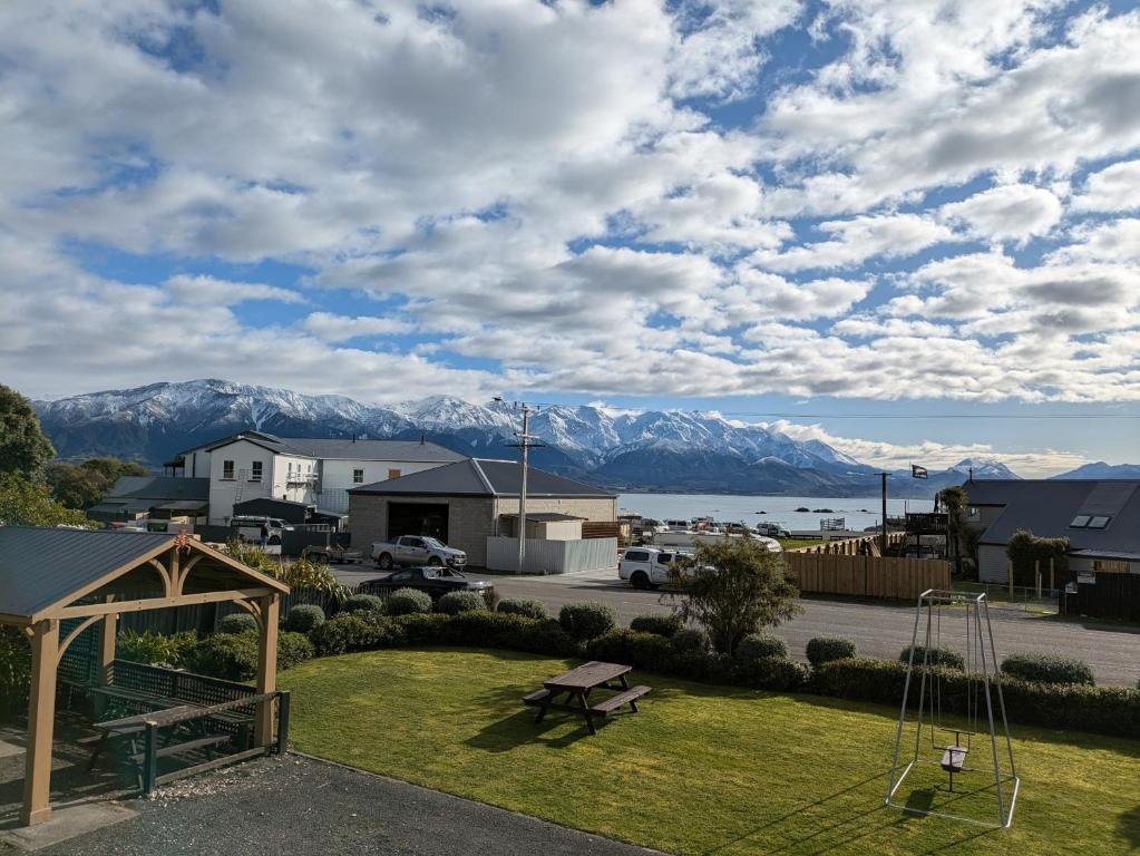Surrounding environment, Admiral Court Motel in Kaikoura