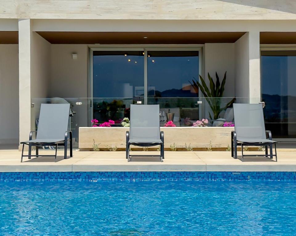 Brand New Spacious and beautiful Vista Vela Sunset Getaway - 5