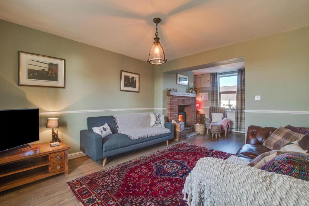 The Long Row, Hinderwell